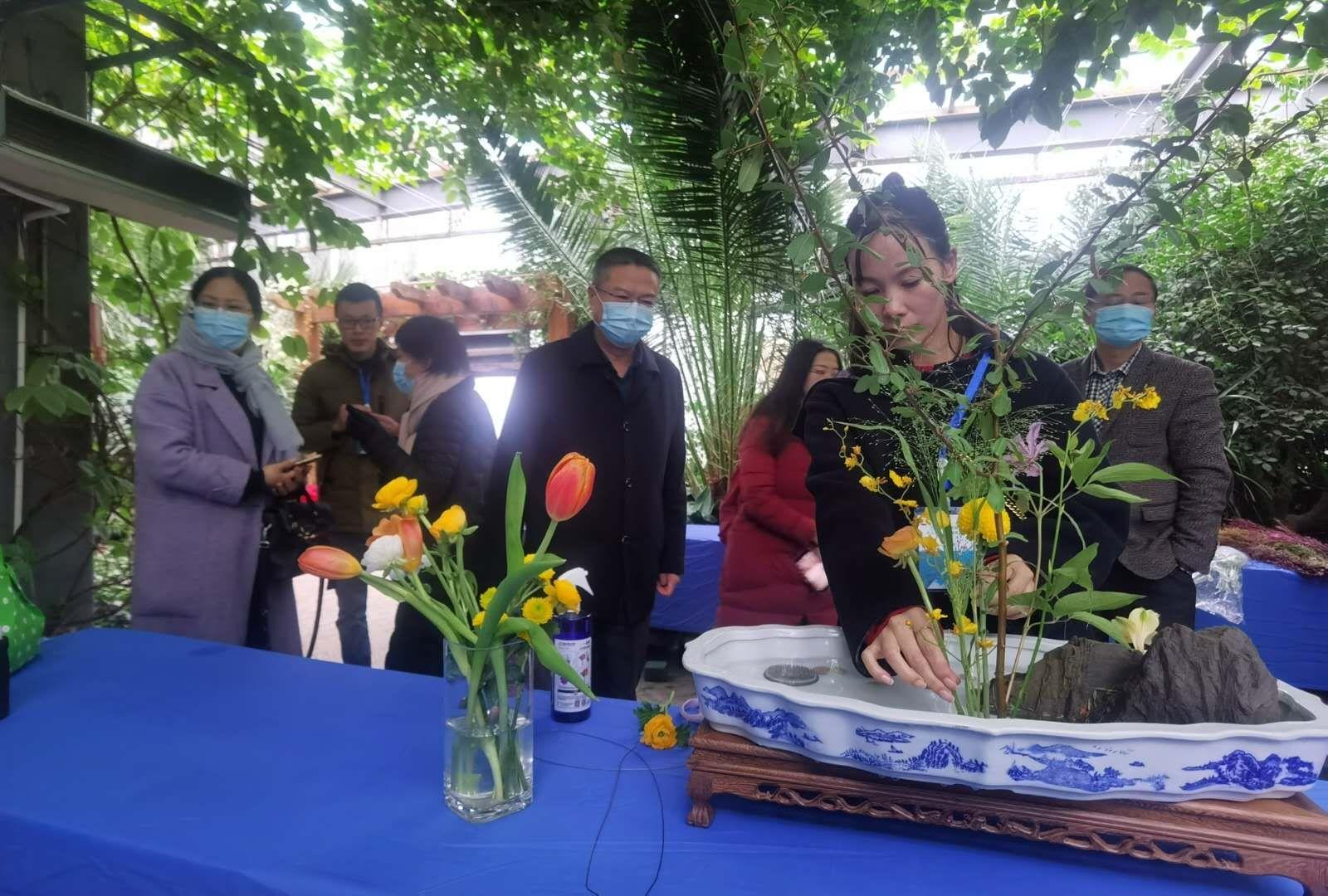 第五届淮安园林职工插花艺术竞赛在市月季园举行