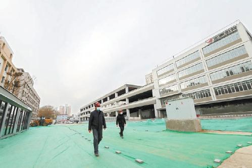 北京首个“便民驿站式”公交场站建成 具备便利店、停车场、洗衣房等功能