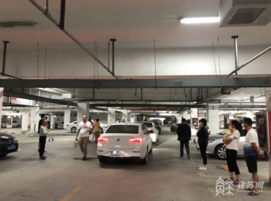 南京金尧华府小区被两家公司管理 业主苦不堪言
