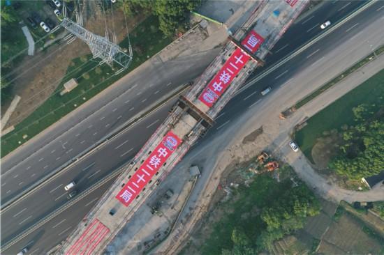 首试成套改造与加梯结合
