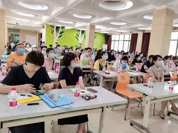 书香致远，阅读越好 汝河一幼举办家长专题讲座