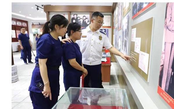 河南油田消保中心开展“追寻红色足迹感悟初心使命”主题党团日活动