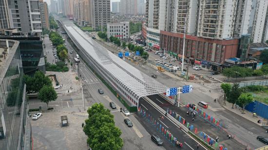 武汉友谊大道秦园路高架桥建成通车