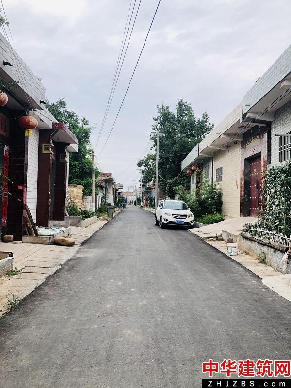 河南汝州：干群齐心铺就民心路