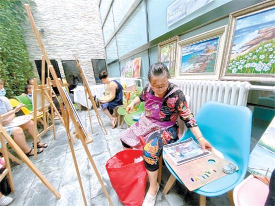 北京“家外之家”温暖社区老人