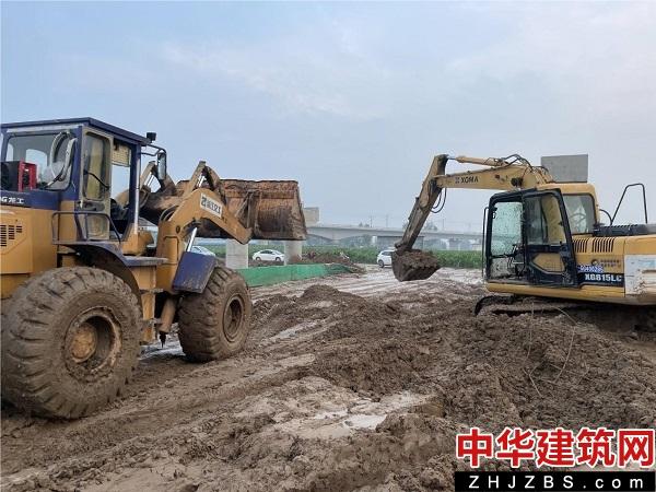 修河道、挖路基、堵涵洞、架钢桥……这家浙江施工企业的“抗汛日记”让人感动