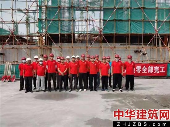 北京城市学院三期工程闪电“拱”出地面