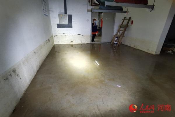 郑州康桥金域上郡3号院车库渗水3年 两部门督促23次未能彻底解决