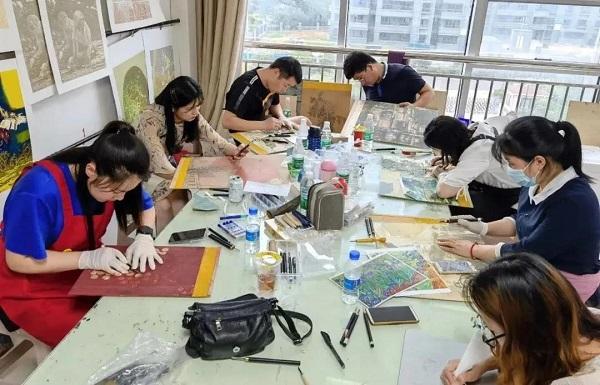 东海水晶跨境电商交易中心、少儿版画活动中心被遴选为第二批省级网络文明素养实践教育基地