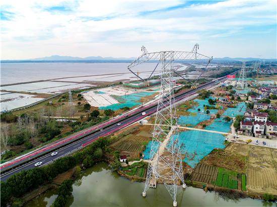 南京首条特高压线路加紧建设