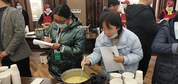 河南伊川：“摆场”邀来专家共鉴小米品质