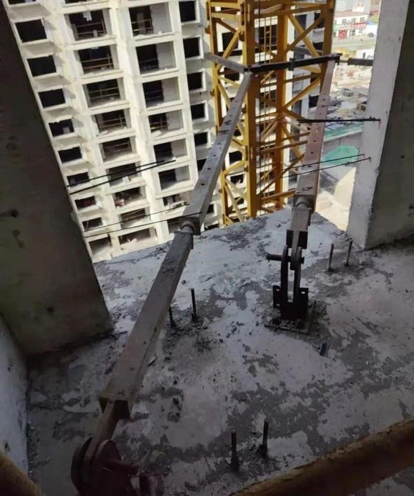 漯河市住建局建设安全生产服务中心对六家参建主体责任单位警示约谈
