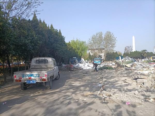 南阳宛城仲景街道：拆违治乱见成效 解放广场换新颜