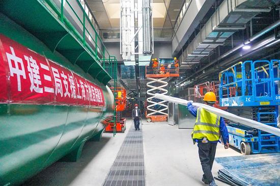 中建三局交付上海最大方舱医院首批床位