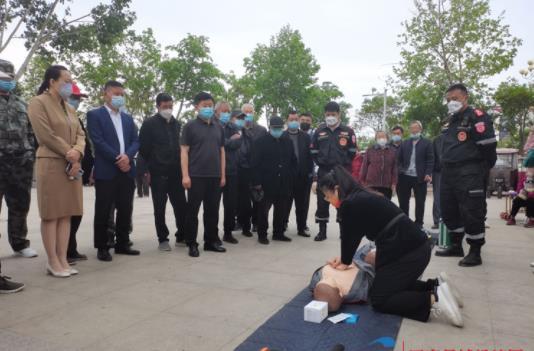 商丘市睢阳区新城街道办事处组织开展防汛应急抢险和急救演练活动