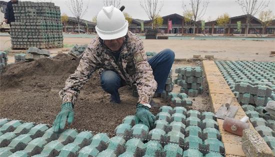 坚守岗位的城市建设者们