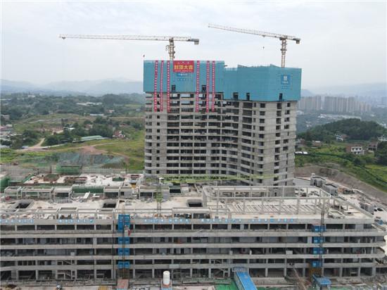 宜宾市第一人民医院西区院区（一期）建设项目封顶， 建成后新增1800余张床位