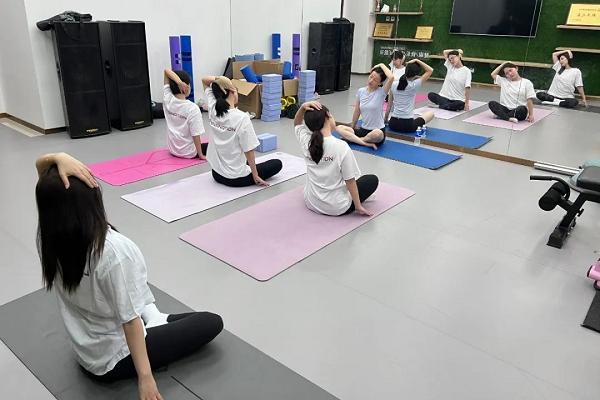 中铁物贸轨道分公司开展女职工“瑜伽课堂”健身活动