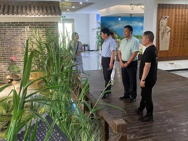 中国水利水电第十工程局华中工程局局长李建东考察调研河南长葛双洎河国家湿地公园