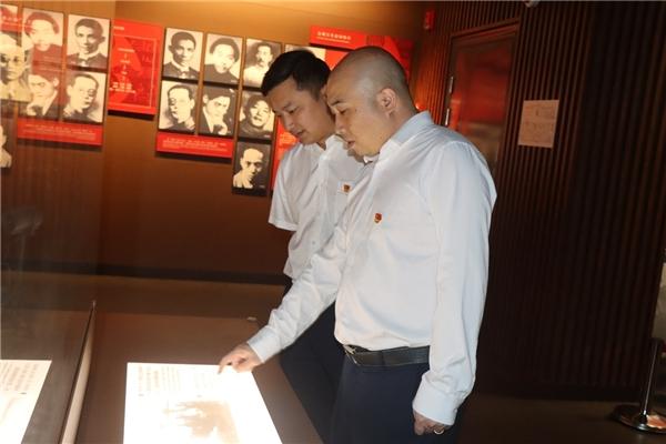 中建八局装饰公司上海分公司党总支举办七一主题党日活动