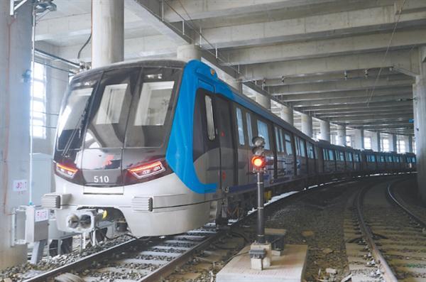 北京地铁17号线北段开始动车调试 年底开通试运营