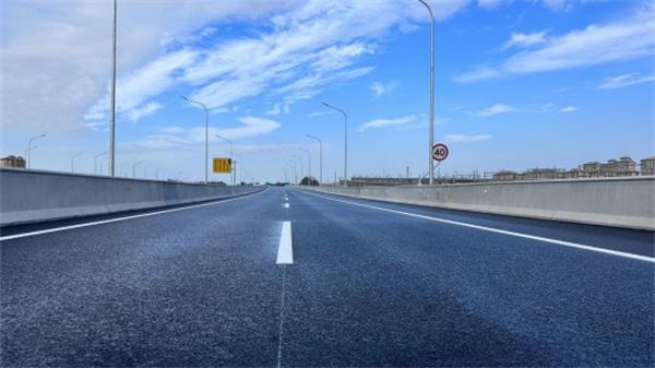 中交一公局集团参建的全国首条全厚式长寿命沥青路面高速公路建成通车