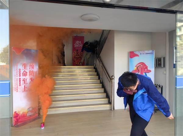 中交一公局集团松江车墩镇项目组织无脚本消防演练