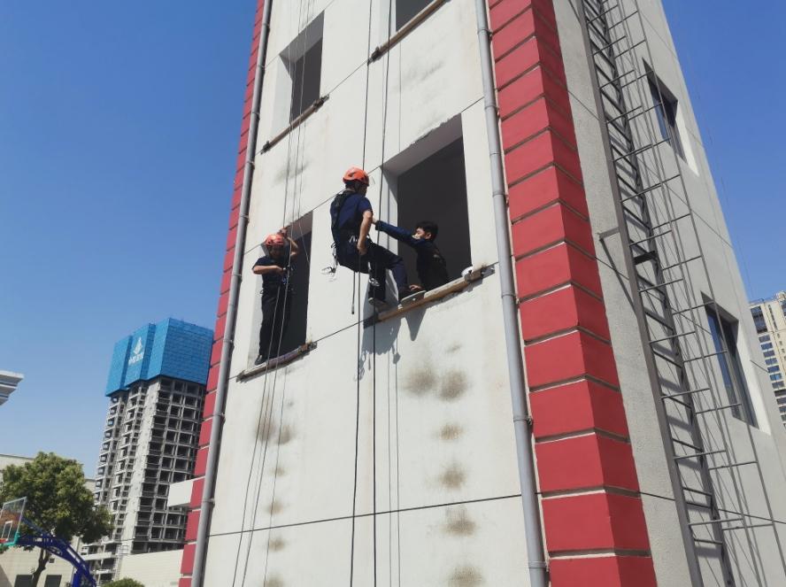 工业绳索吊装模式培训近日在海尔郑州中心开展