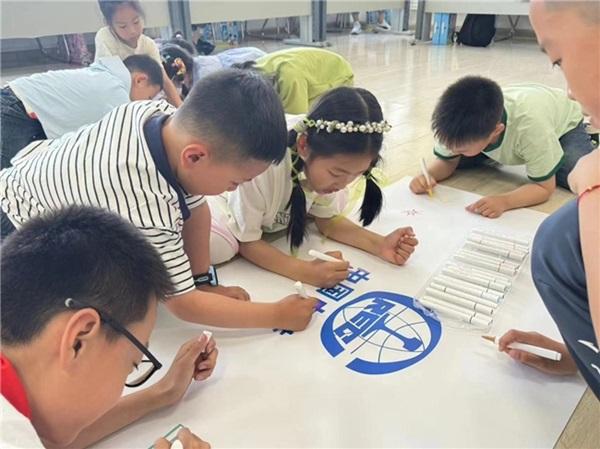 中铁九局大连分公司开展“六一”儿童关爱活动