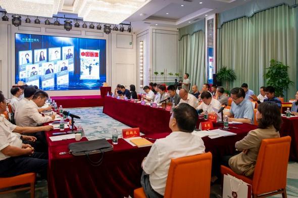 “社长总编谈”行业媒体融合发展交流会在京召开——《社长总编谈——行业媒体融合发展》一书发布