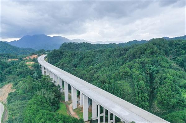 广西平昭高速再迎建设新篇