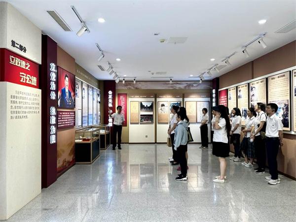中铁物贸鲁班商务公司开展“学党纪 明政德”党纪学习教育实地践学