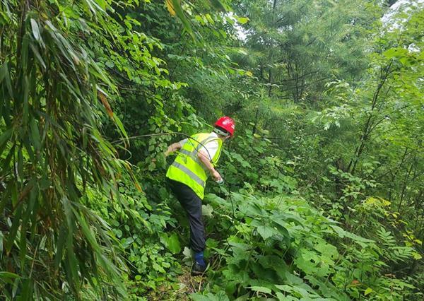 西堤地下停车场及公园绿化工程地上停车场正式投入使用