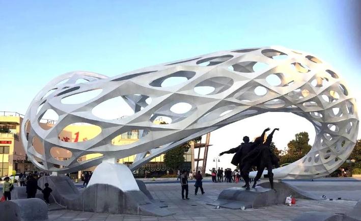宋莊藝術(shù)區(qū)·戶外美術(shù)館計(jì)劃2024——工作室雕塑大展 