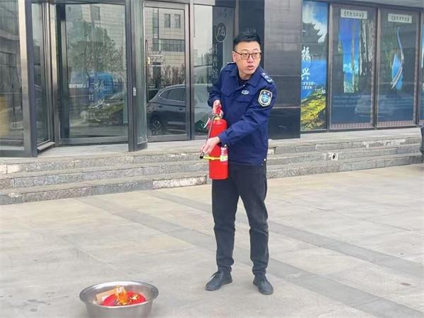 中交一公局八公司津南片区项目开展消防应急疏散演练活动