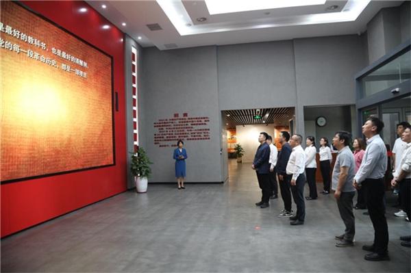 山东新泉城置业有限公司与中建八局第二建设有限公司装饰公司开展“红色联盟”签约仪式暨党建联建活动