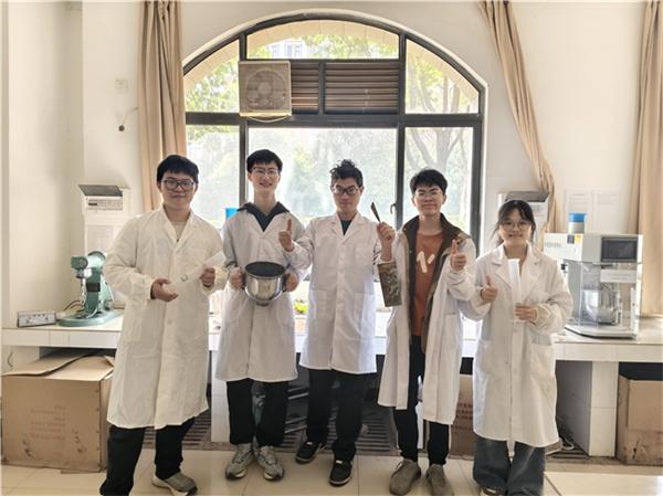 零碳新生力——固源科技团队以创新技术角逐创新赛事，引领绿色建材新风向