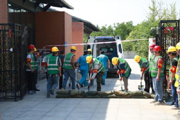 洛阳市住建系统“安全生产月”启动仪式现场观摩会暨防汛工作部署推进会近日举行