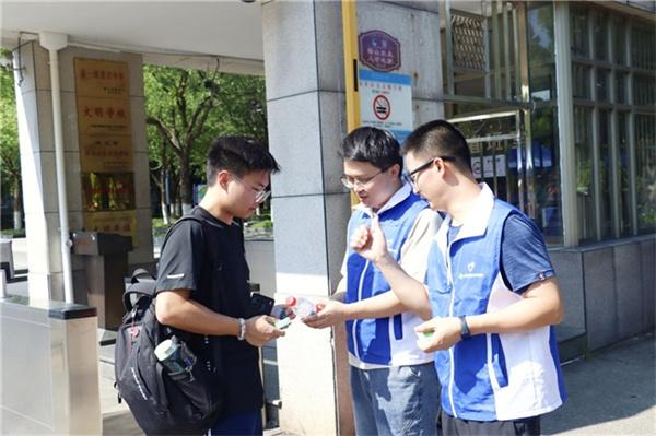 中交一公局海威公司桐庐310省道项目开展“助力高考，为梦护航“志愿服务活动