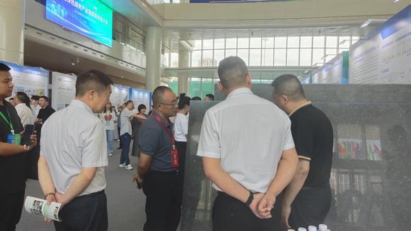 標準領航產業對接 圣吉鴻博點亮綠色建材新征程