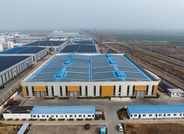 固德威持续领跑轻质光伏市场，银河系列闪耀2025上海光伏展