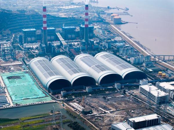 固德威持续领跑轻质光伏市场，银河系列闪耀2025上海光伏展