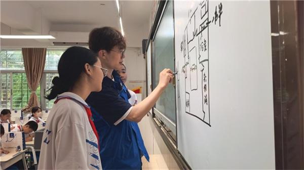 科普进校园——“万名工程师进课堂”活动走进三亚市第五中学