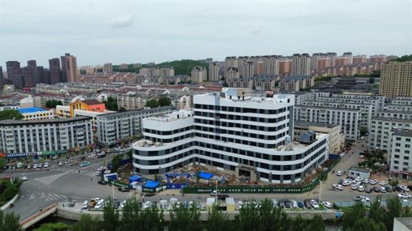 东辽县人民医院门诊住院楼建设项目外立面完成