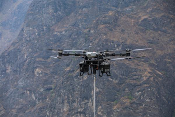 大疆旗舰级运载无人机DJI FC100发布：低空运输集大成者