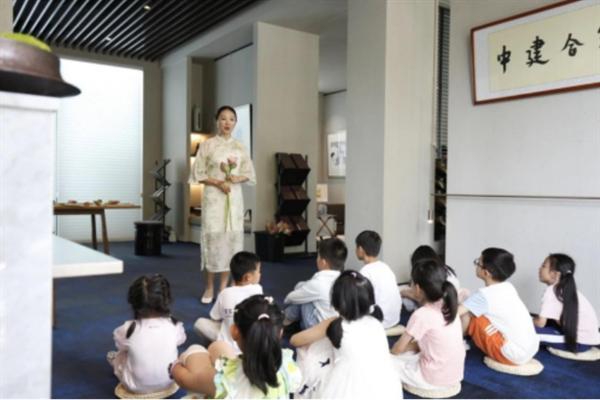小暑茶韵 亲子雅集｜南京建邺区图书馆小暑亲子公益活动在中建合玺东方圆满落幕！