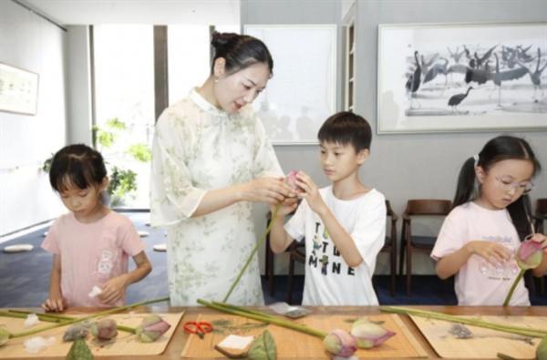 小暑茶韵 亲子雅集｜南京建邺区图书馆小暑亲子公益活动在中建合玺东方圆满落幕！