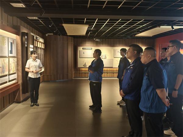 中交一航局五公司葫蘆島北港項目部組織參觀葫蘆島反腐廉政警示教育館
