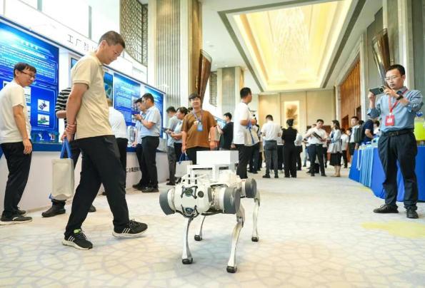 2025年数字化转型成果交流观摩大会在唐山成功举办