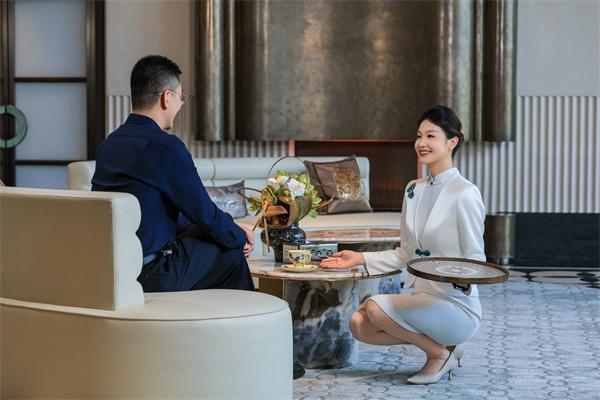 国贸地产载誉“博鳌”，荣膺“2025年度影响力地产企业”